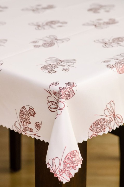 Obrus świąteczny Boże Narodzenie czerwone bombki