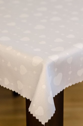 Obrus plamoodporny serduszka 180x140 różne rozmiary