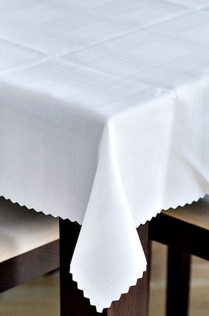 Obrus_biały_plamoodporny_na_ślub_wesele_różne_rozmiary