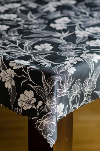 Nowoczesny obrus do salonu 140x140