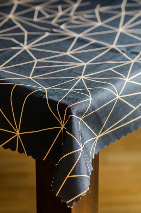 nowoczesny-obrus-plamoodporny-na-wymiar