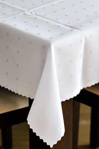 Obrus plamoodporny biały okrągły 160 cm. średnica.