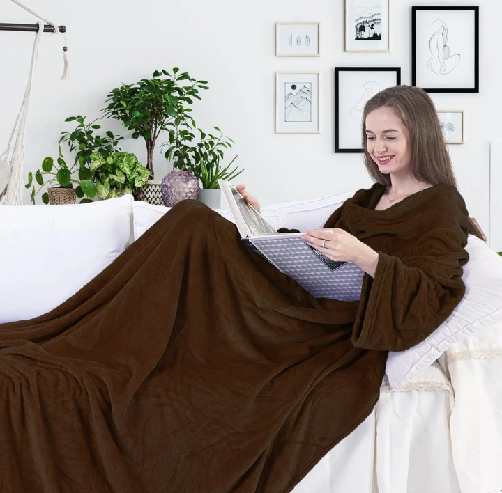 DecoKing koc z rękawami kolor brązowy LAZY rozmiar 170X200