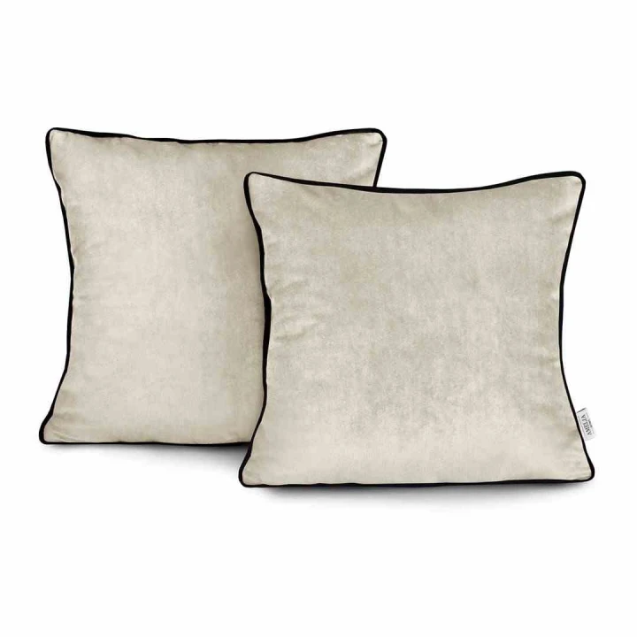Poszewka dekoracyjna VELVET w kolorze kremowym 45x45 cm - styl glamour marki AmeliaHome