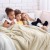 Koc Shleepy Beżowy Tłoczony żakardowo Nowoczesny 130x180 AmeliaHome