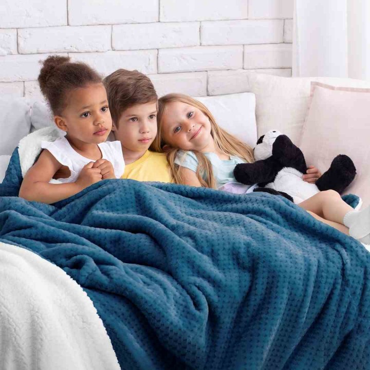 AmeliaHome - Koc granatowy SHLEEPY - 70x150 cm.