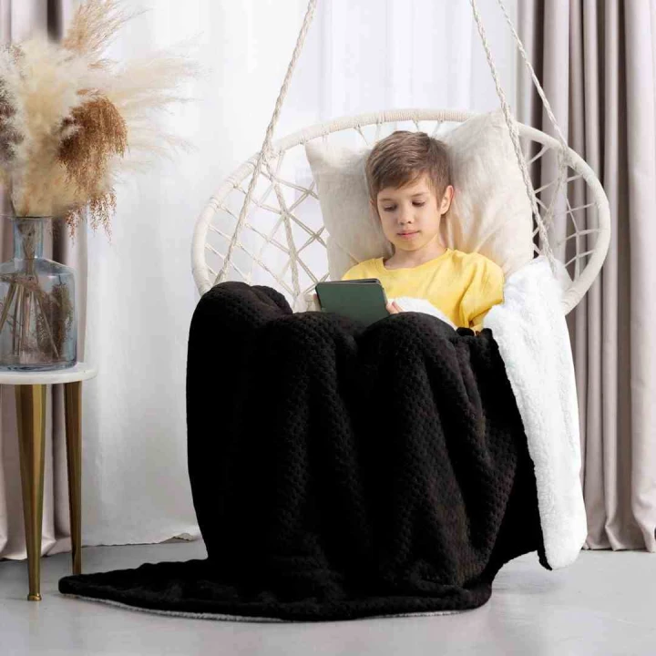 AmeliaHome - czarny koc SHLEEPY - 220x240 cm.