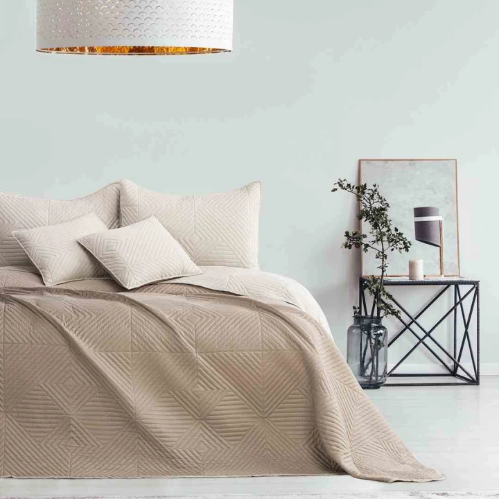 Narzuta na łóżko SOFTA beżowo cappuccino 170x270 cm klasyczna dwustronna