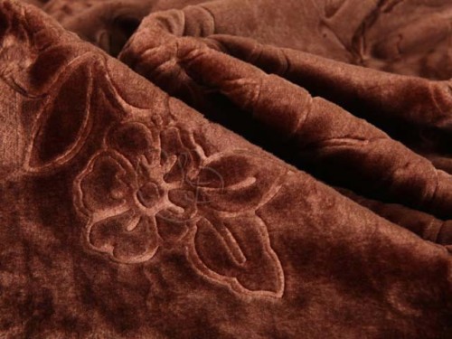 Koc-Elway-tłoczony-brązowy