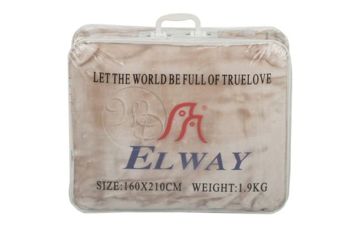 Koc-Elway-beżowy-walizka